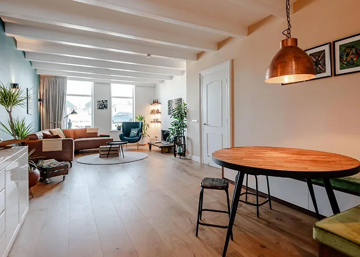 Luxurious Family アムステルフェーン