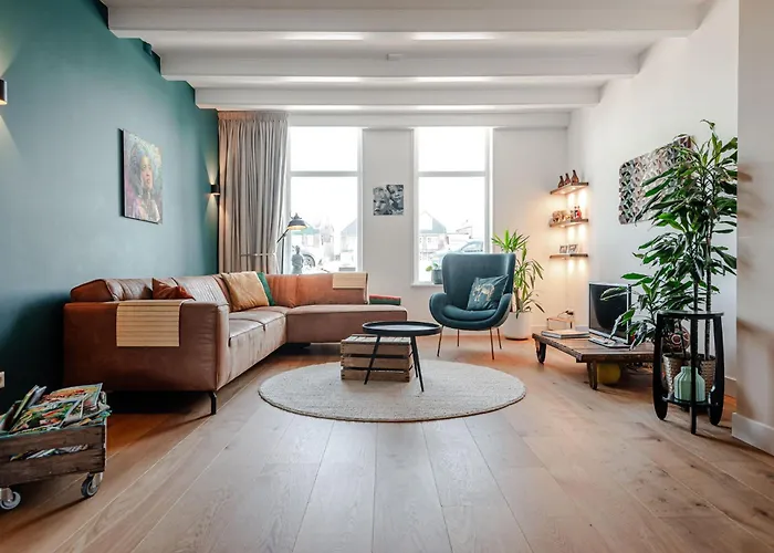 別荘 Luxurious Family